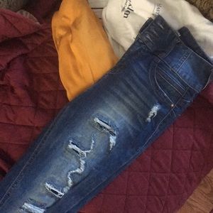 High rise ripped jeans